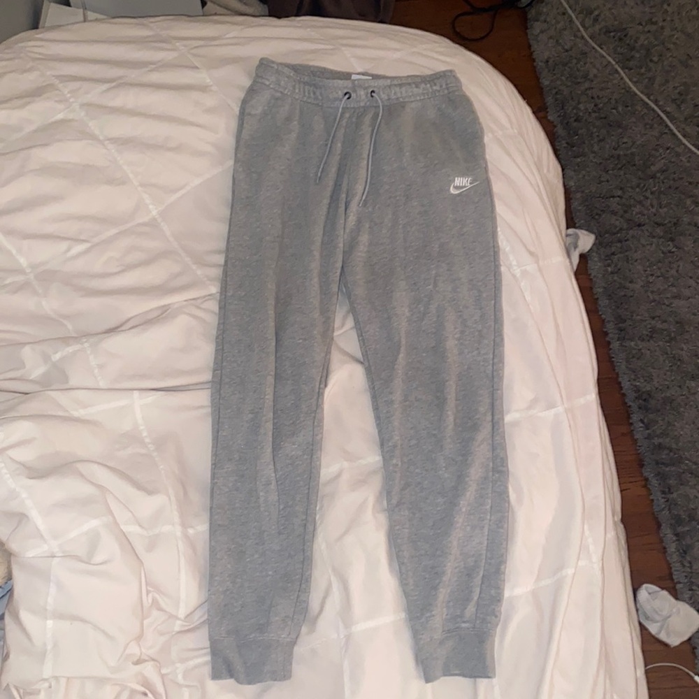 Women’s Size S, small hole on the back very unnoticeable